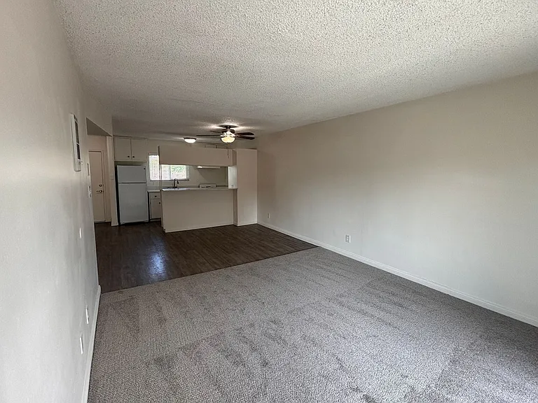 University Terrace Apartments — Photo 52