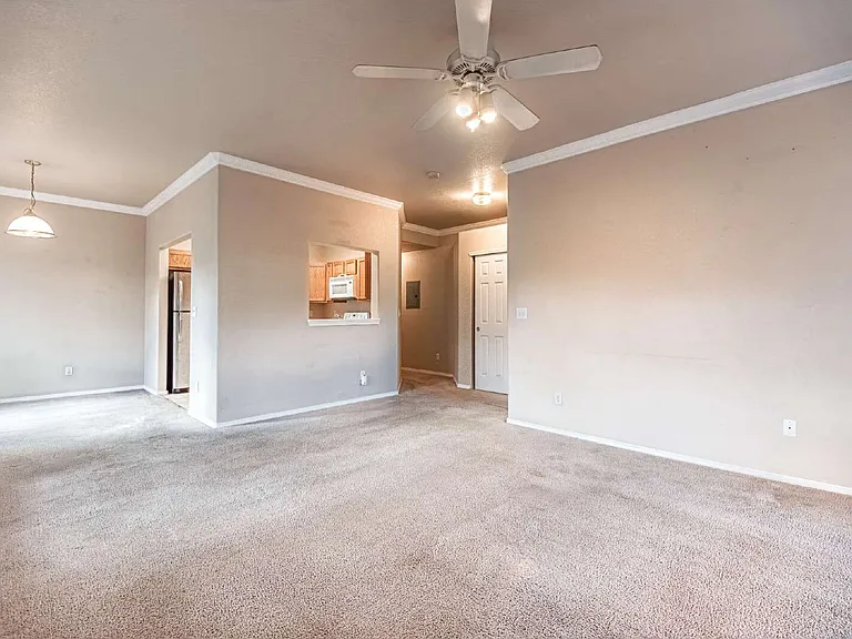 3080 Mandalay Grv #7 — Photo 6