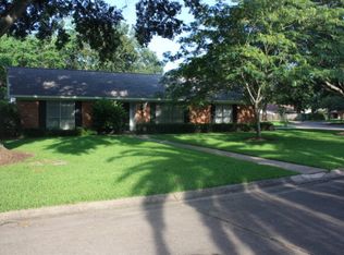 6 Pine Pl, Angleton, TX 77515