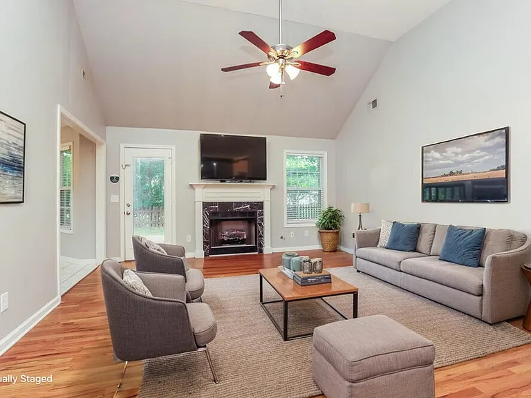 7004 Bridgewater Dr — Photo 3