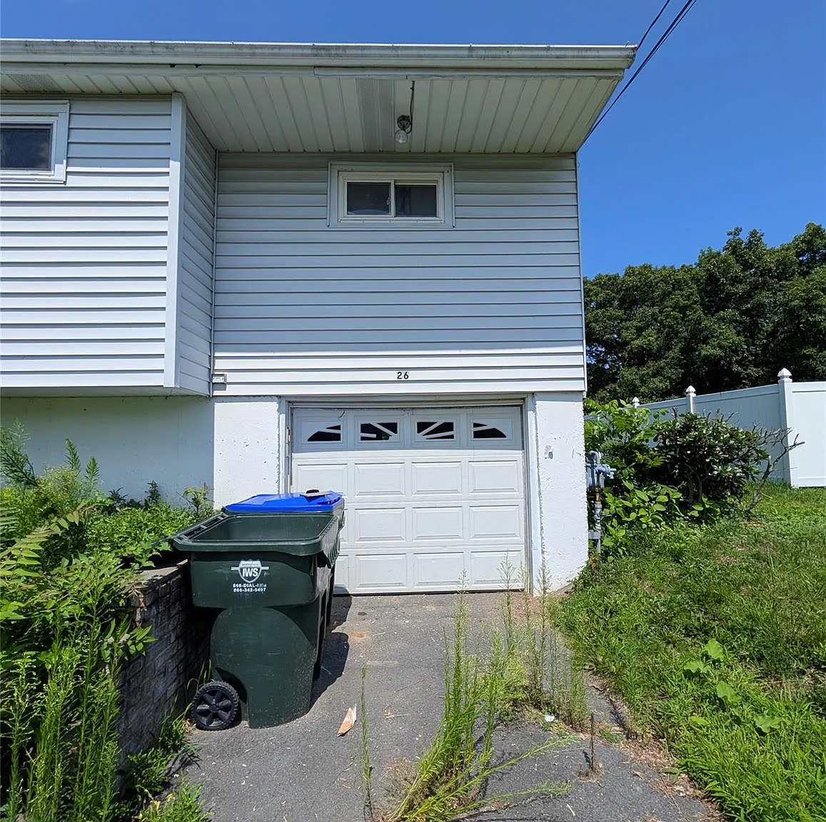 3 bed, 2.0 bath, 1188 sqft, $3,000 — Photo 3
