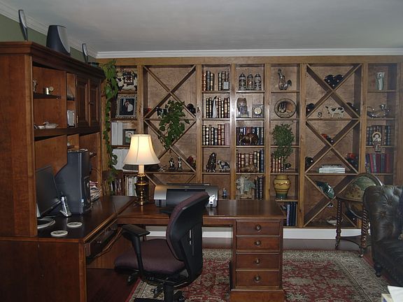 office w/built-ins