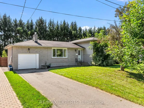 23 Thomas St, Cobourg, ON K9A 1K1