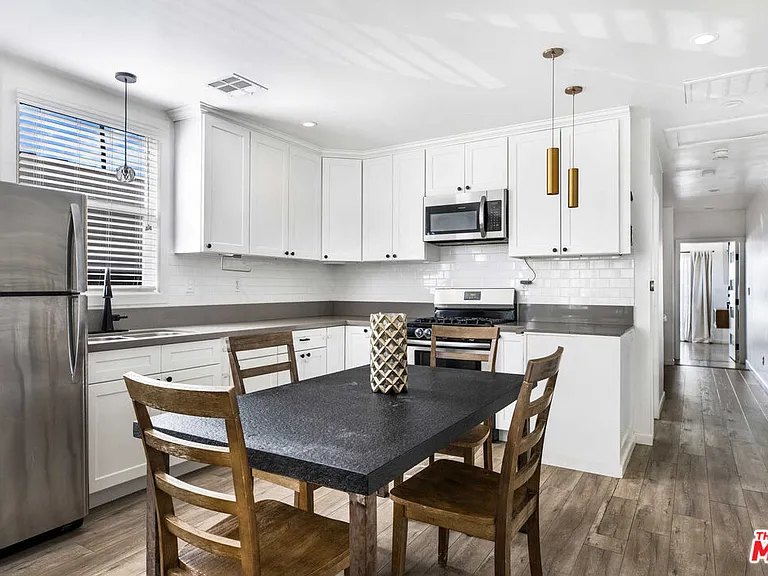 1205 N Genesee Ave — Photo 11