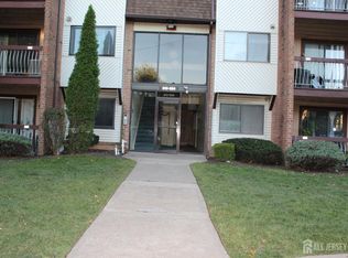 820 Edison Glen Ter, Edison, NJ 08837