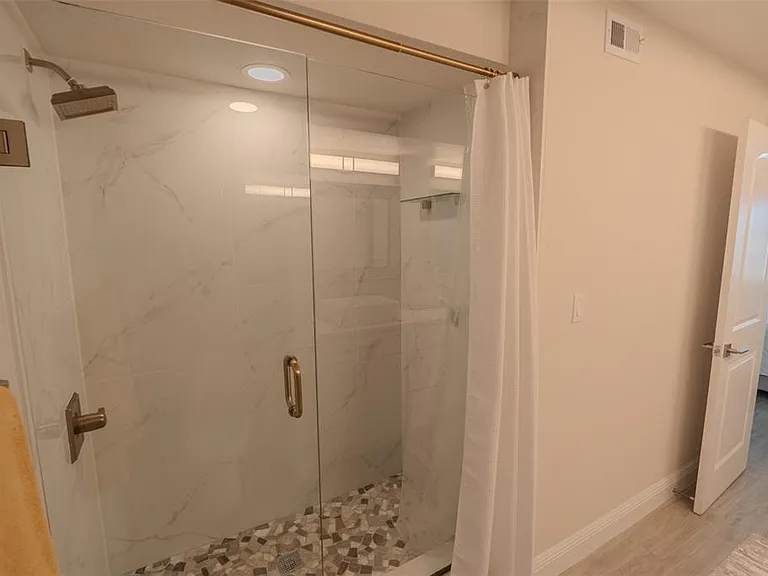 126 1st St E #210 — Photo 36