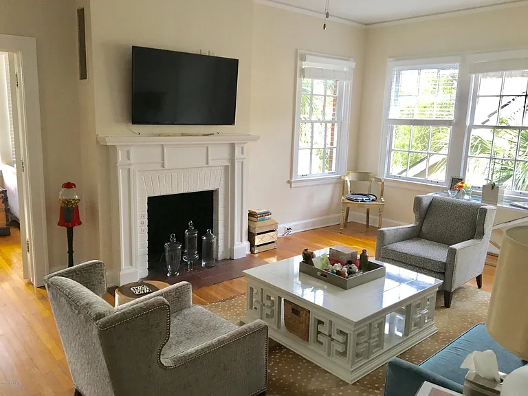 1705 Mallory St — Photo 4