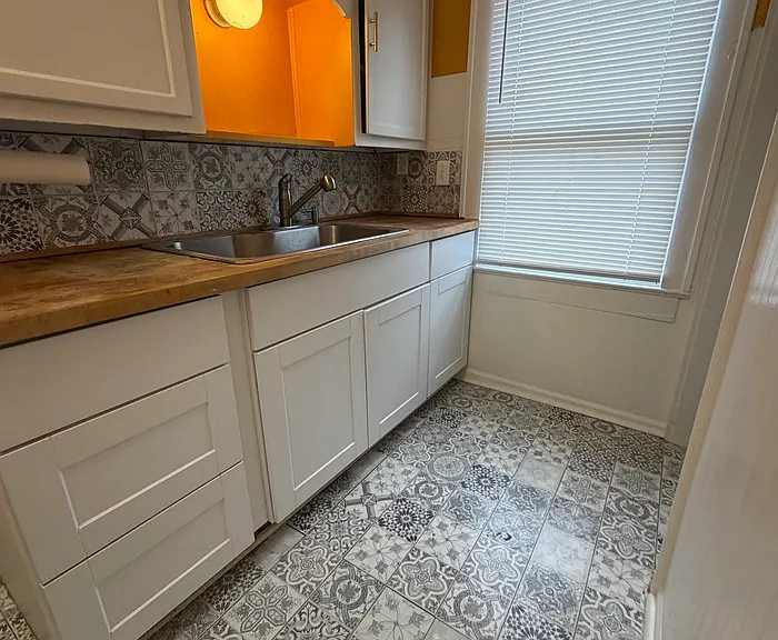 427 N Riley Ave — Photo 5