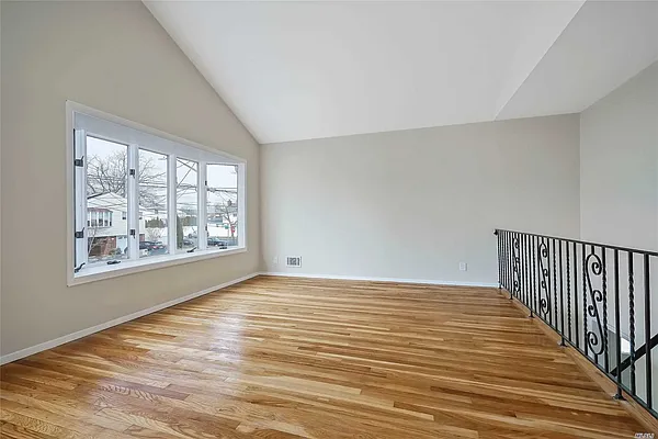 Sold by Century 21 Amiable Realty Group II Inc | media 3