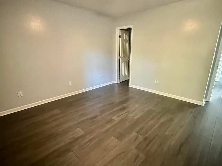 2702 Bluff View Dr #B — Photo 6