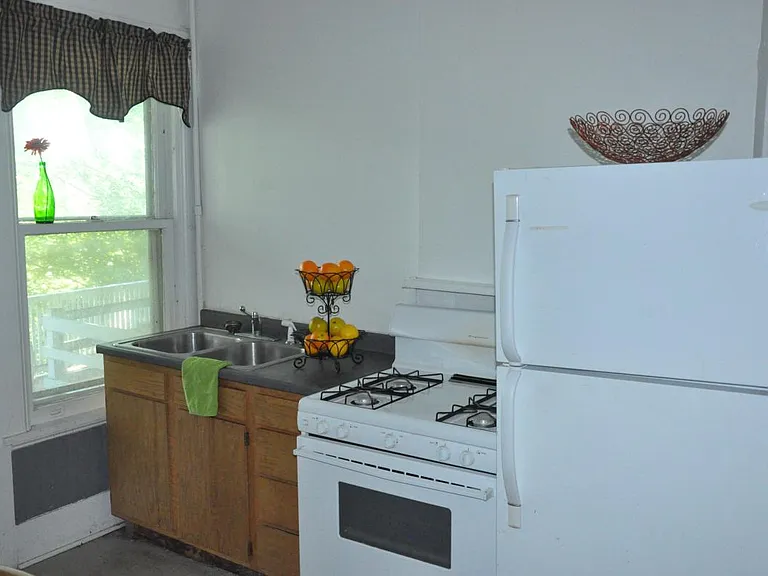 118 Ferris Pl #1 — Photo 4
