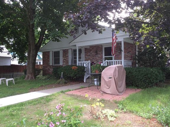 2nd image of 117 McIntyre St