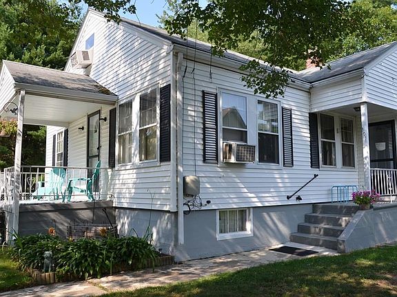 4th image of 101 Essex St