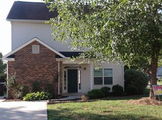 5322 Villas Dr, Winston Salem, NC 27103