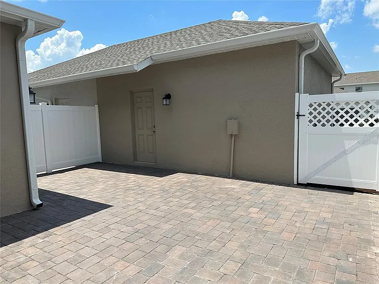3128 Addison Blvd — Photo 3