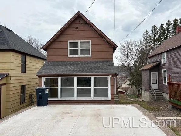 512 W Edwards Ave, Houghton, MI 49931