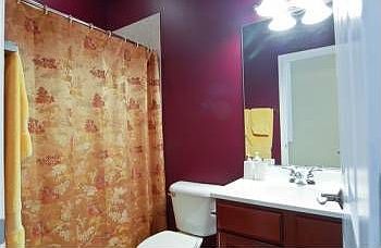 2nd image of 6056 N Hermitage Ave #2
