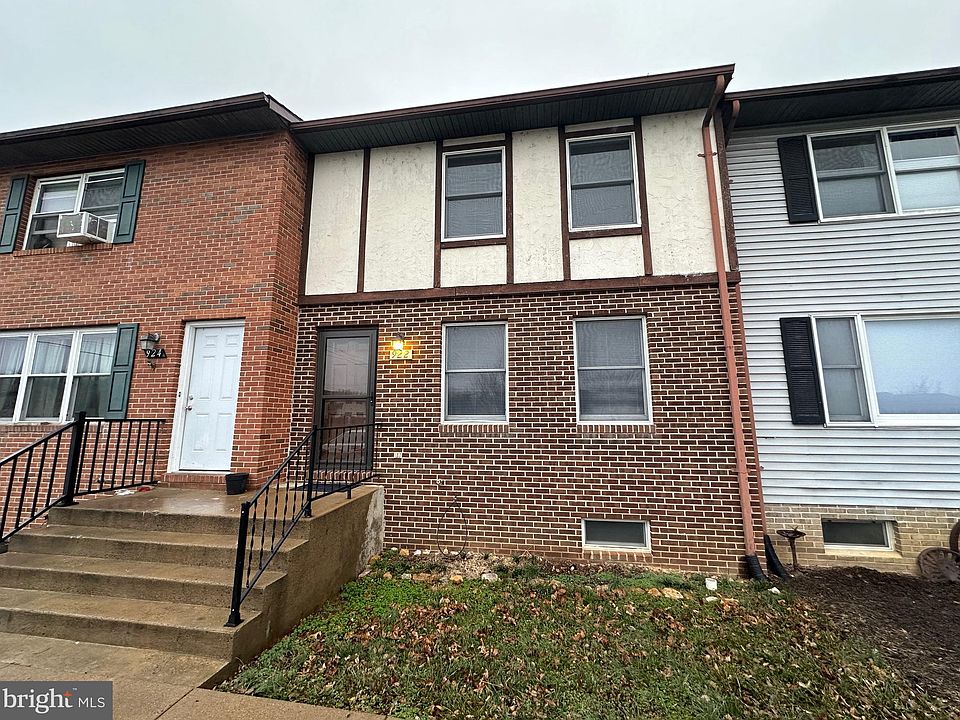 1st image of 922 Hilltop Dr