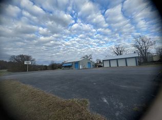 2229 Bradford Hicks Dr, Livingston, TN 38570