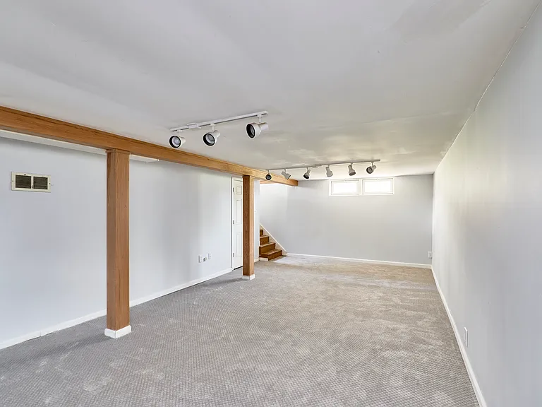615 Superior Dr — Photo 26