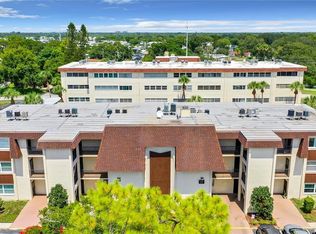 208 NE Monroe Cir N #C-206, Saint Petersburg, FL 33702