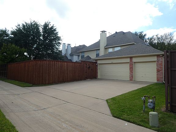 2nd image of 3704 Ellington Dr