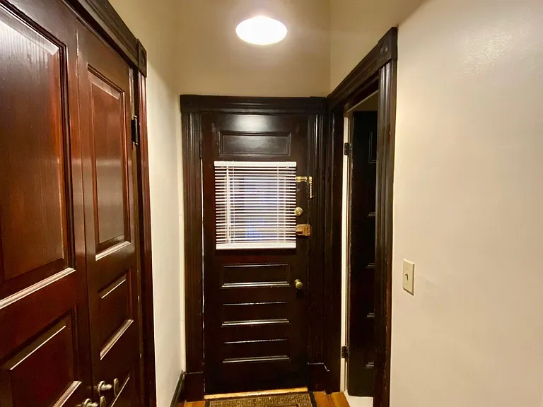 15 Lesley Ave — Photo 6