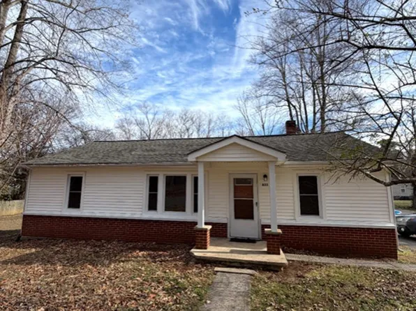 833 Cedar St, Calvert City, KY 42029