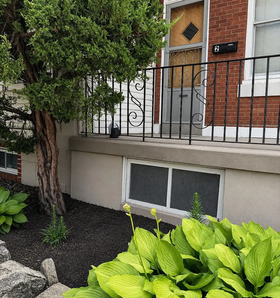 1 bed, 1.0 bath, 650 sqft, $1,200 — Photo 1