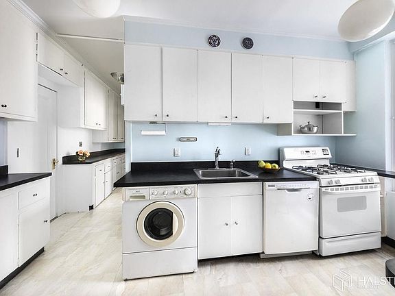 4th image of 116 E 63rd St APT 7A