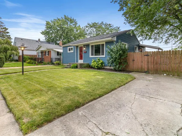 11561 Garfield St, Riverview, MI 48193