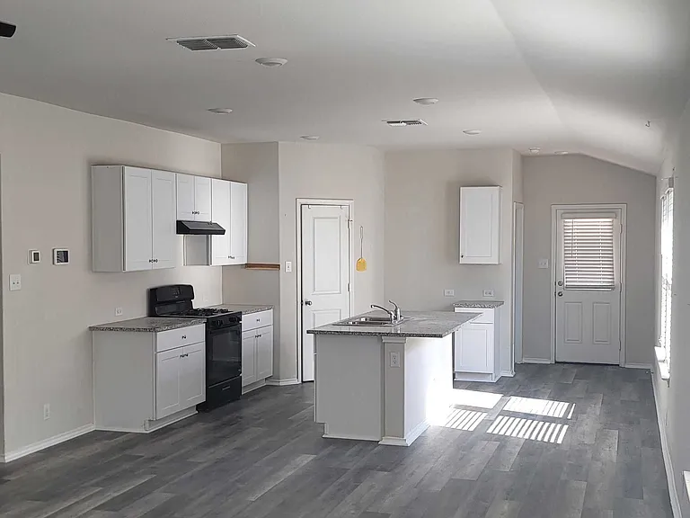 153 Middle Green Loop — Photo 3