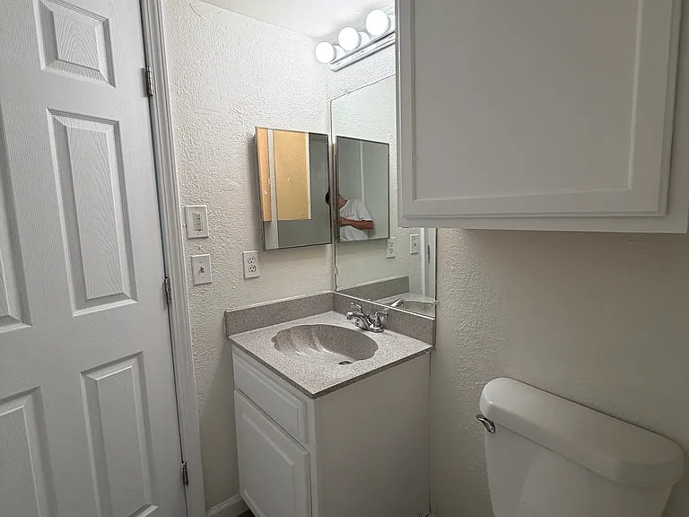11520 N May Ave #206 — Photo 12