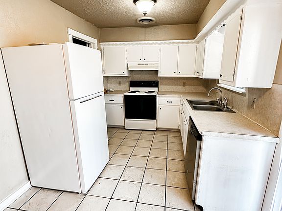 3rd image of 4627 NW Ozmun Ave
