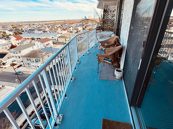 Stepping out to the balcony, facing north. Can see Borgata, Harrahs, and Golden Nugget from the balcony, and sunrises certain times of year.