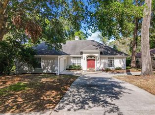 2054 Sawgrass Dr, Apopka, FL 32712