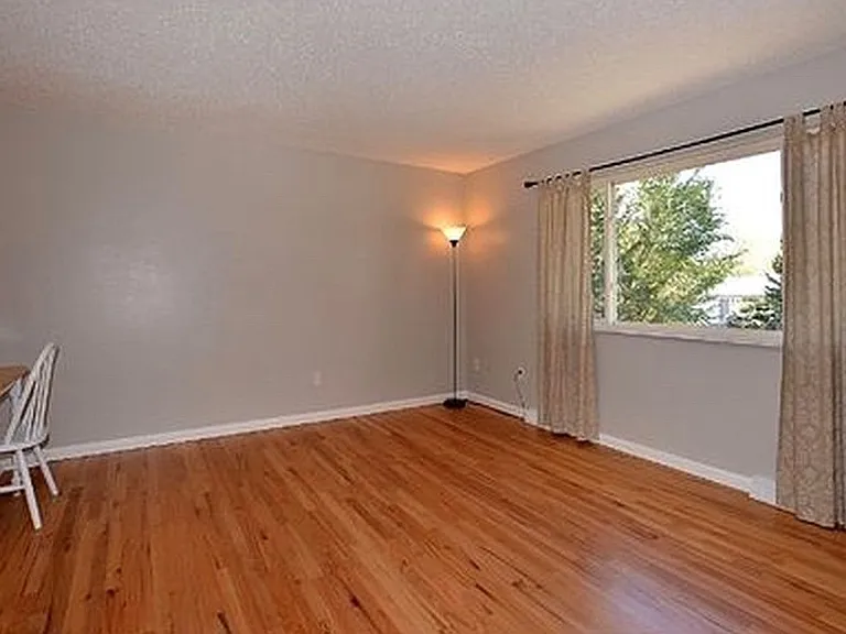325 N Roosevelt Ave — Photo 4