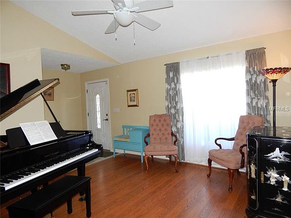 5th image of 1405 Crownview Ct