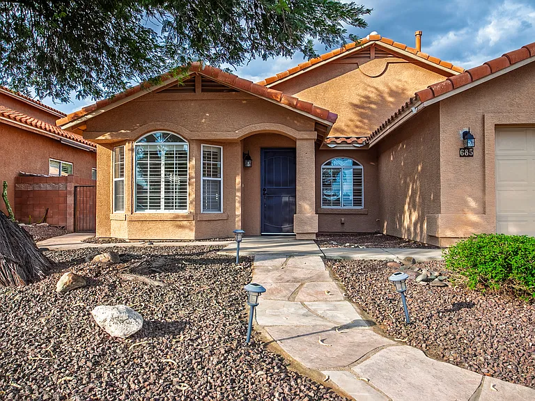 685 W Placita Vega Vis — Photo 47