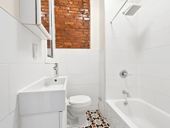 5th image of 547 Throop Ave APT 3