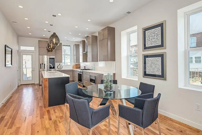 15 Bryant St NW — Photo 6