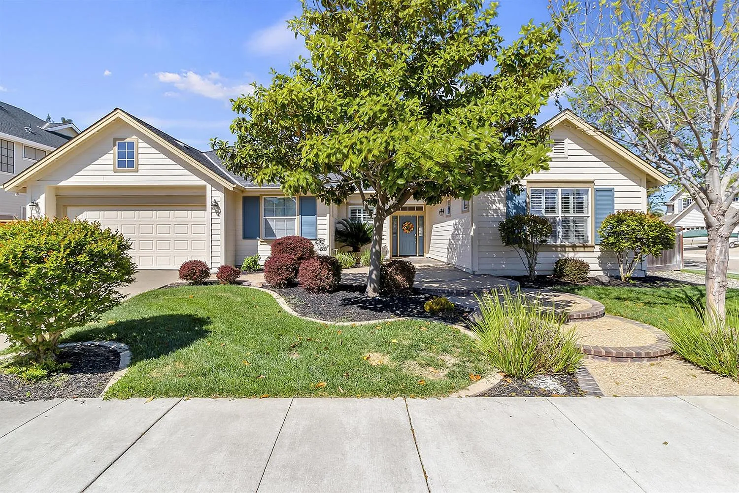 2391 Amatchi Dr photo 1