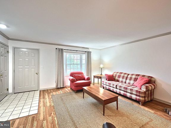 4th image of 1004 Chambers Rdg #1004