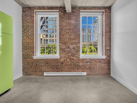 5th image of 546 Beatty St #209