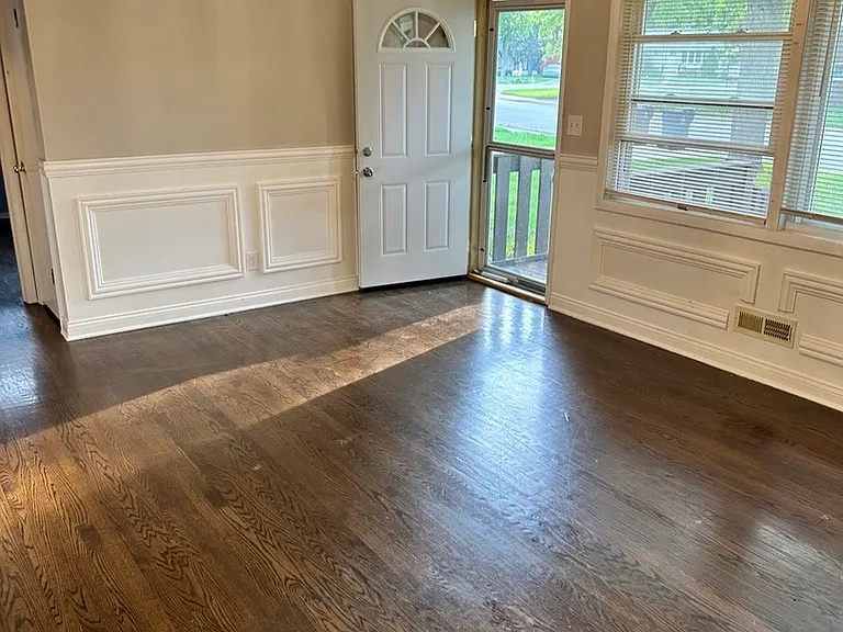 15509 Park Ln — Photo 2