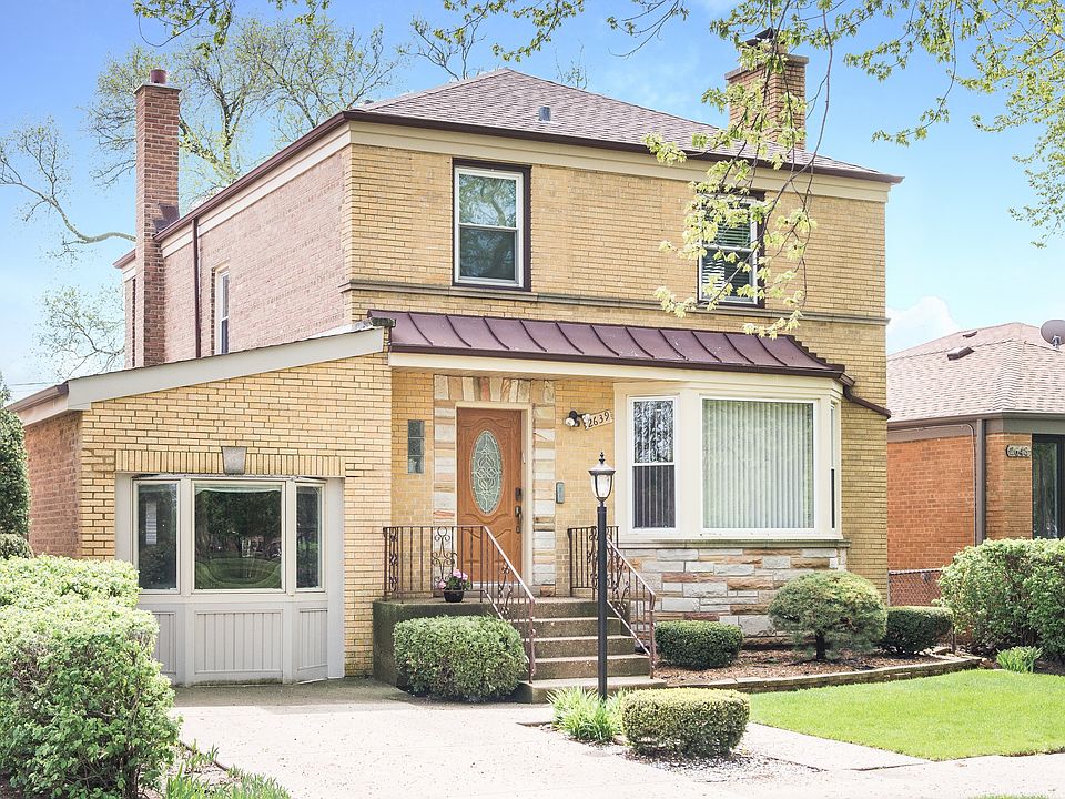 2639 W Jarlath