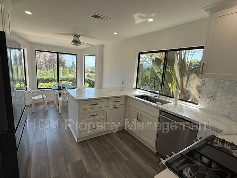 3009 Calle Juarez — Photo 37