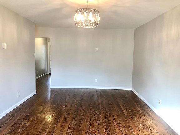 3rd image of 808 Judson Manor Dr