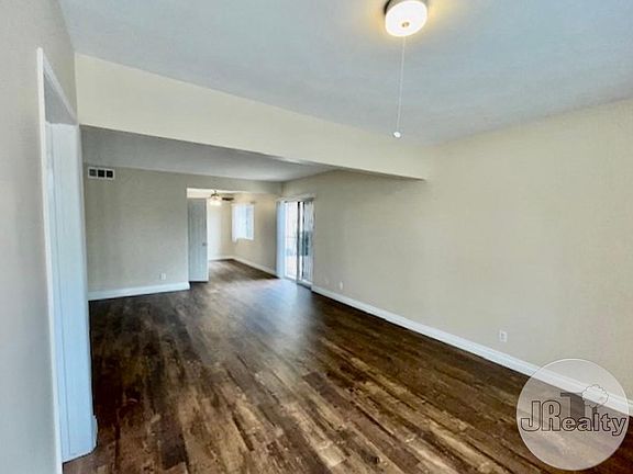 3rd image of 6304 S Victoria Ave