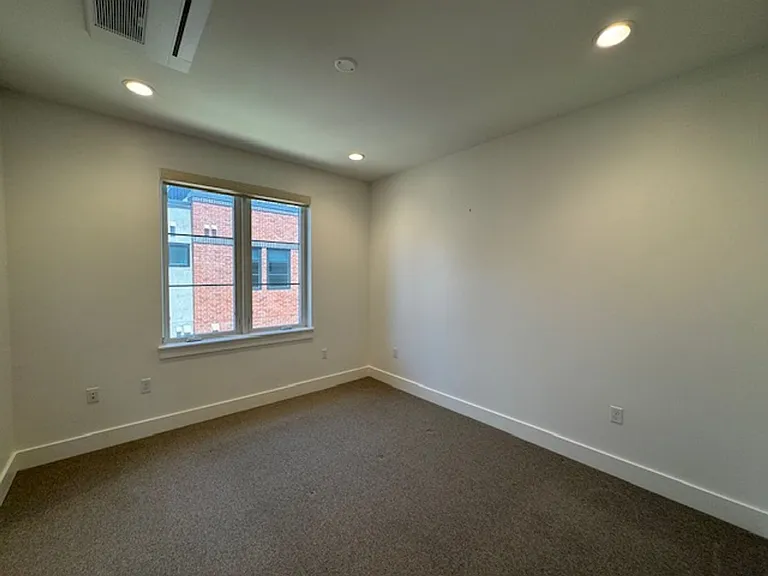 906 Brown Ave — Photo 22